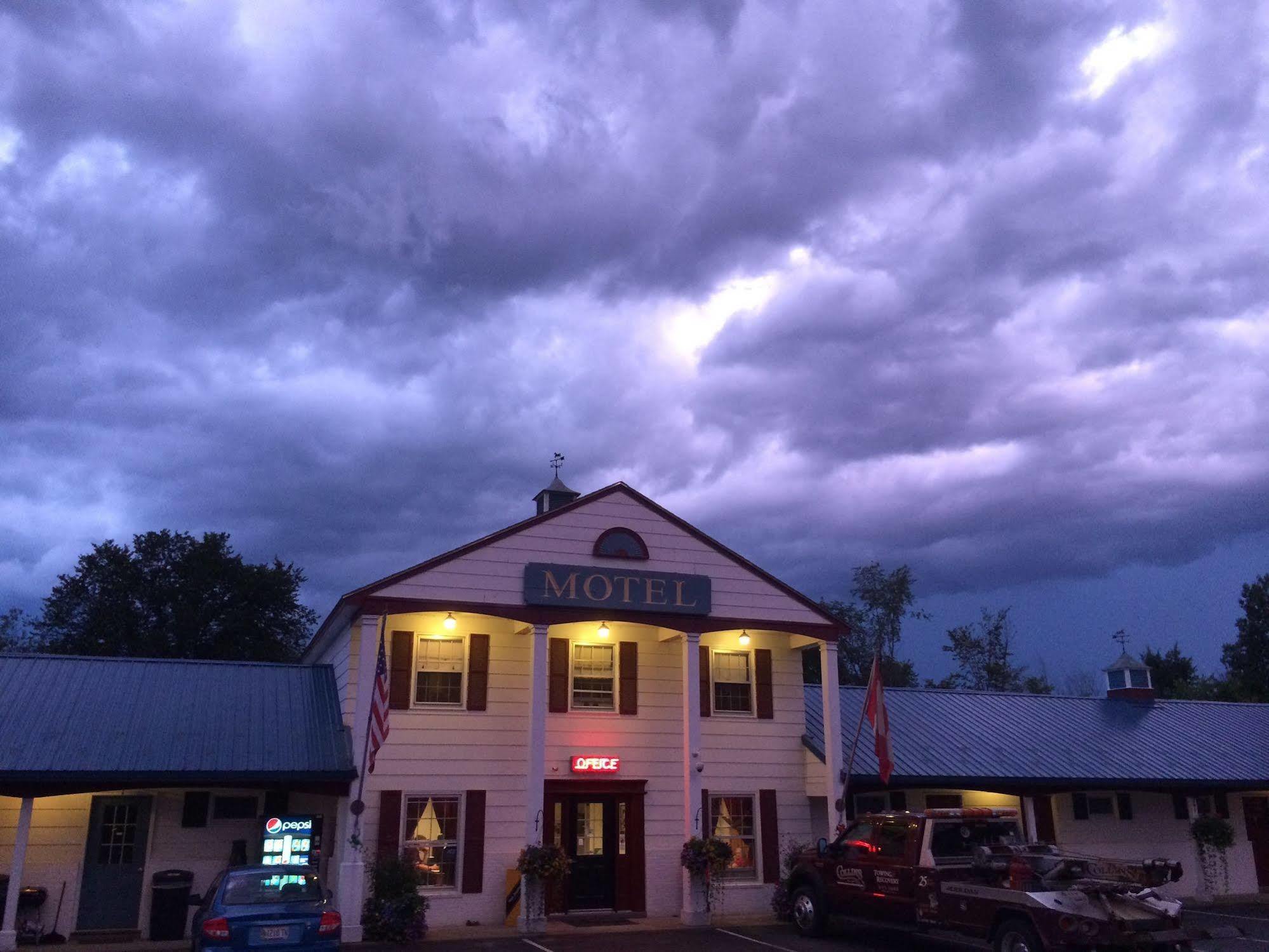 Colonial Valley Motel Farmington Екстериор снимка